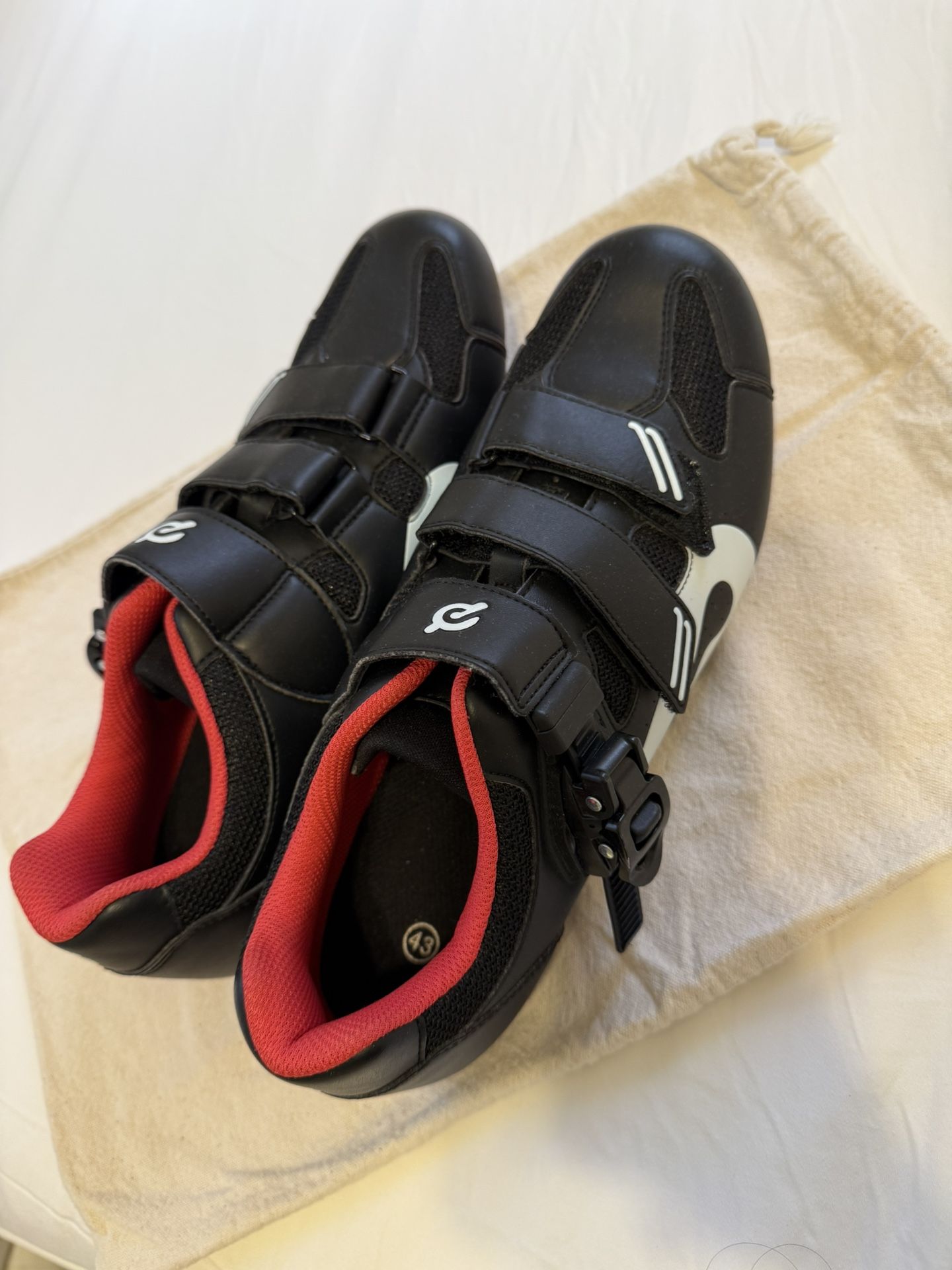 SELLING PRACTICAL NEW PELOTON CYCLING SHOES SIZE 10 MEN / 12 FEMALE