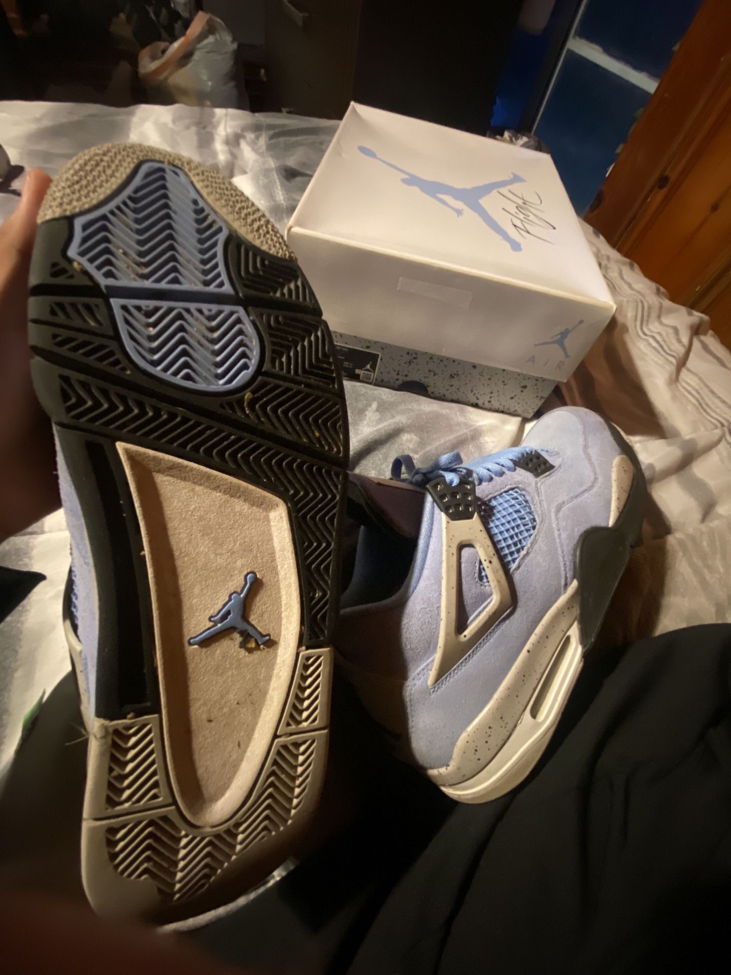 Jordan 4 Unc