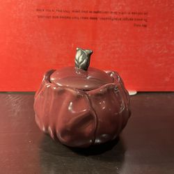 Small Cabbage Bowl with Lid 