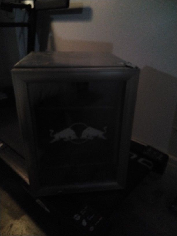 RED BULL MINI FRIDGE