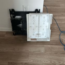 Samsung Flat Tv Mount/White Box 