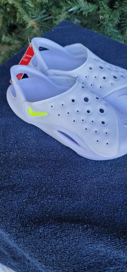 New kids nike sandles size 3