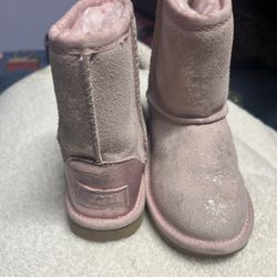 UGGS girl Size 11c