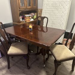 Kitchen Table & Chairs 