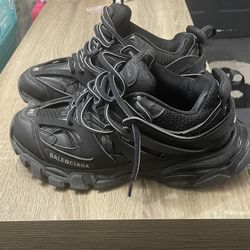 Balenciaga Tracks Size 8