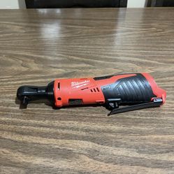 Milwaukee M12 Ratchet 