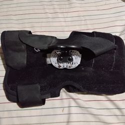 Knee Brace Adjustable $20