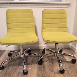 2 Green Cushioned Revolving Chair