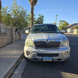2004 Lincoln Navigator 