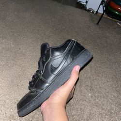 Air Jordan 1 Low Triple Black 