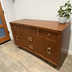 SUPERB buffet - 6 drawers - Bernhardt - lowboy - MCM - solid wood - delivery available