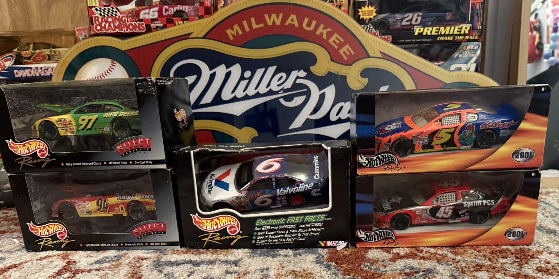 Hot Wheels. NASCAR. 