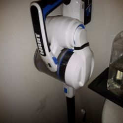 Hart 20 Volt Portable Stick Vacuum