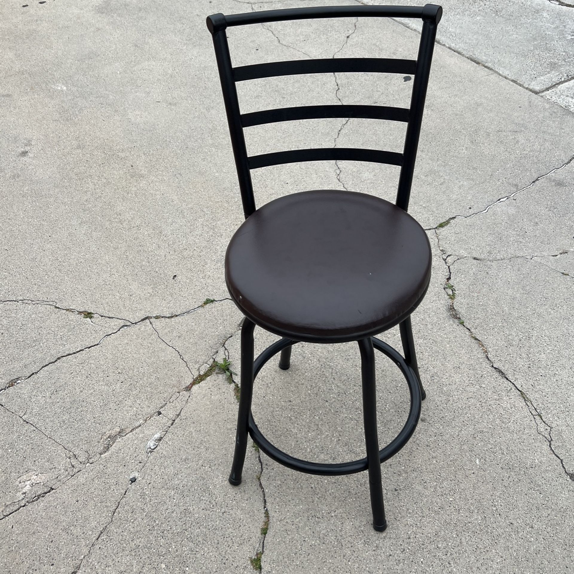 Swivel Bar Stool