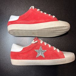 https://offerup.com/redirect/?o=TWkuaW0= Shoes Sneaker Skylar Red size 9 low top star glitter tennis shoes lace up