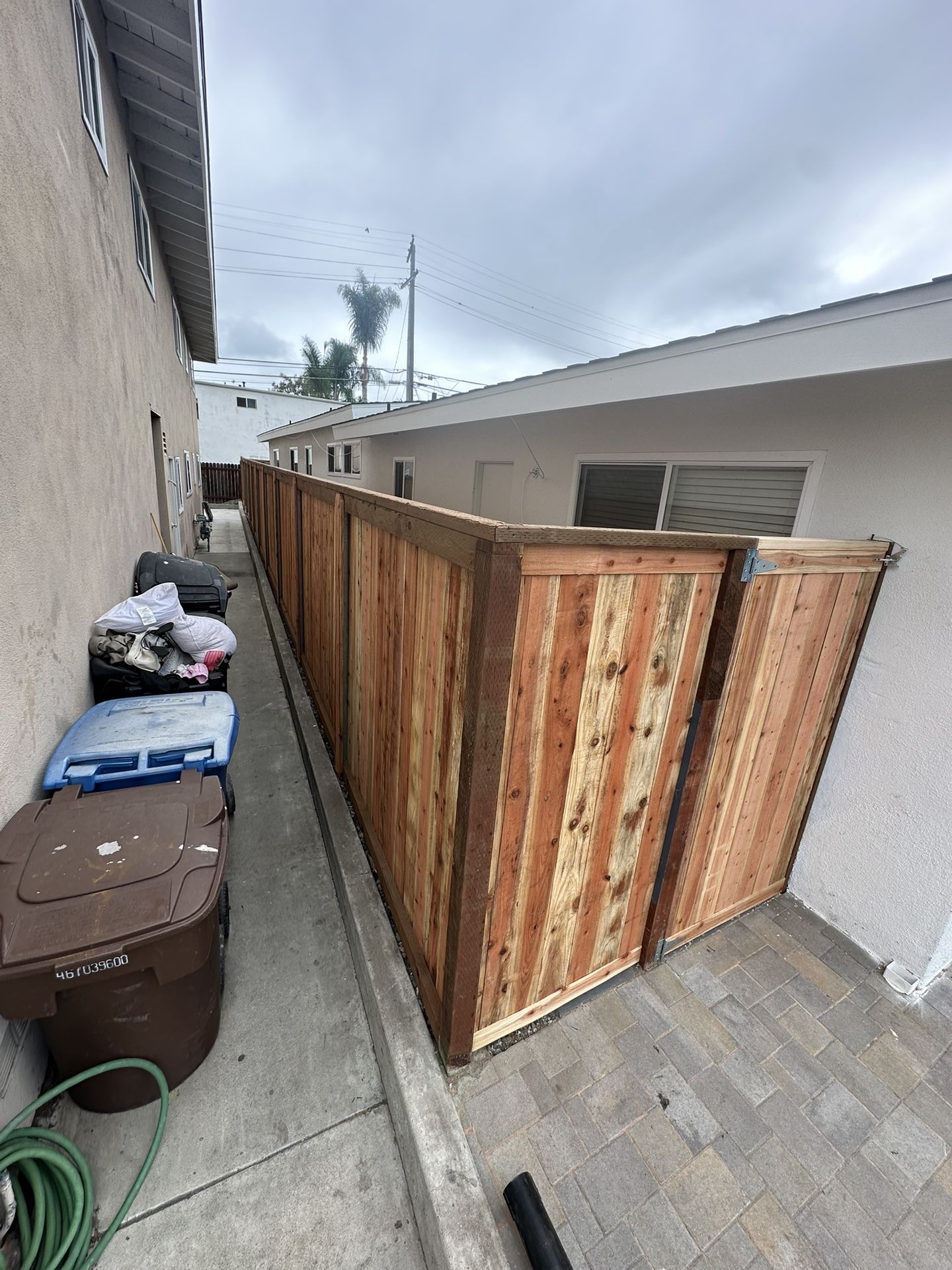 Gate