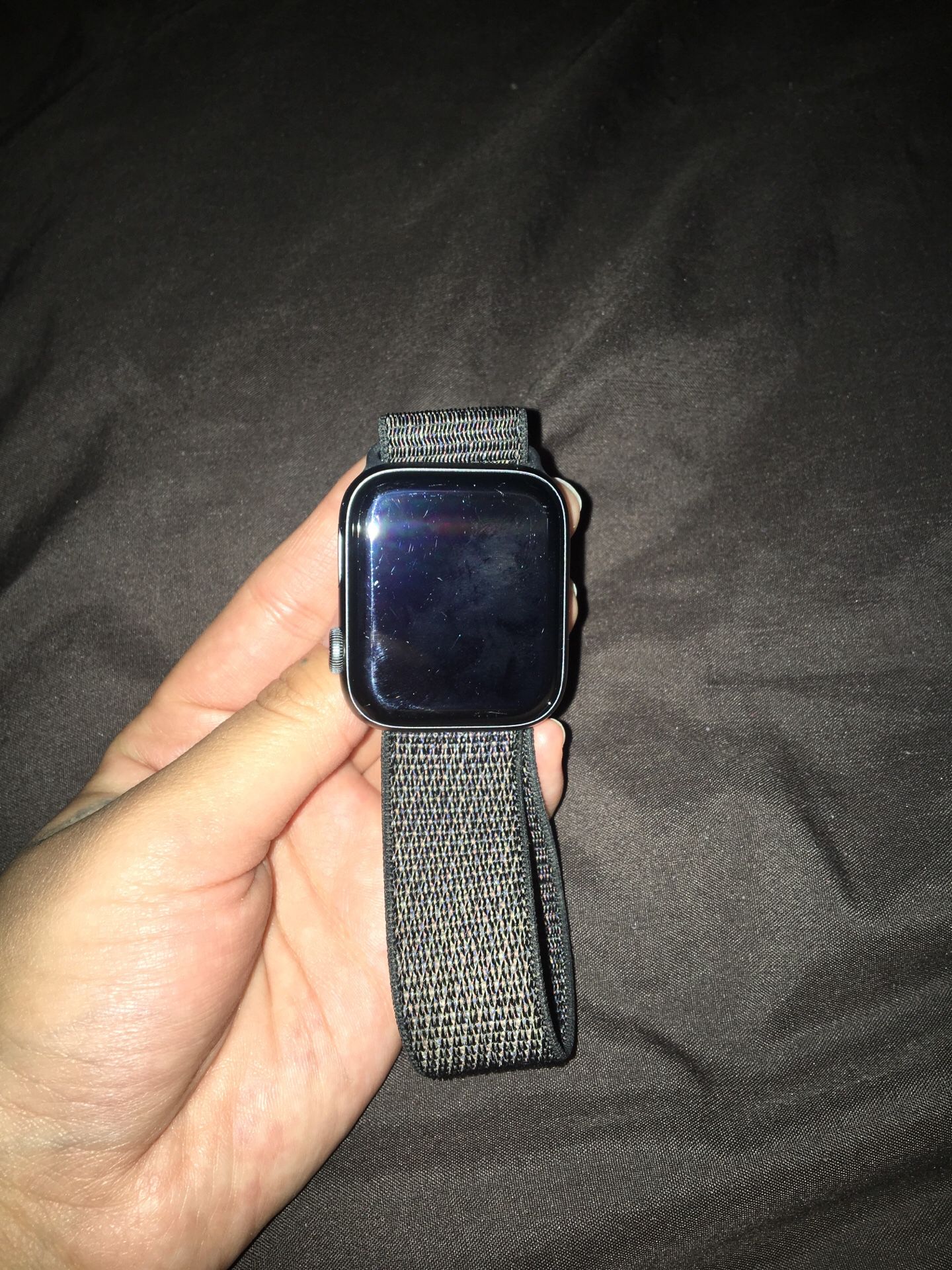 Apple Watch 4mm series 4 •GPS, LTE