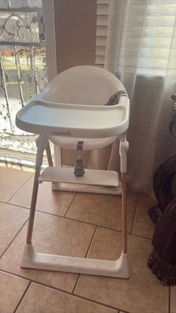 Munchkin baby feeding chair