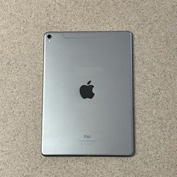 iPad Pro 9.7 1st Gen 32GB WiFi + Cellular 