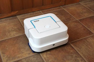 iRobot Braava Jet 240 robotic mop