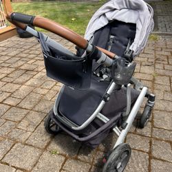 Uppababy Vista V2 Stroller And Bassinet