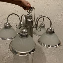 Five lights chandelier