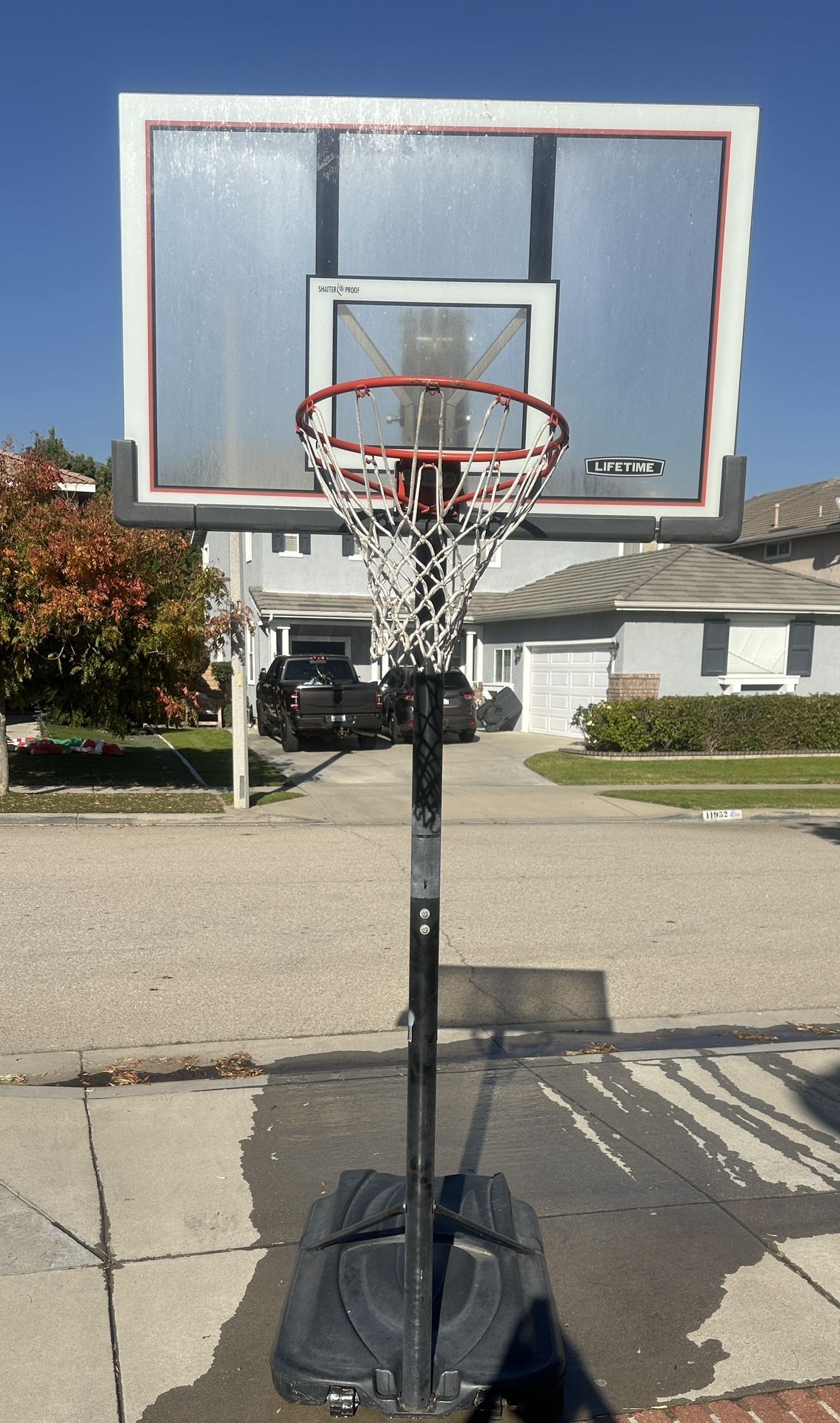 SHATTERPROOF Lifetime Outdoor Basketball Hoop (GREAT PRICE!!)
