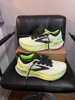 Brooks Glycerin GTS 23/ size 9 Men’s $100