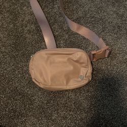 pink lululemon bag 