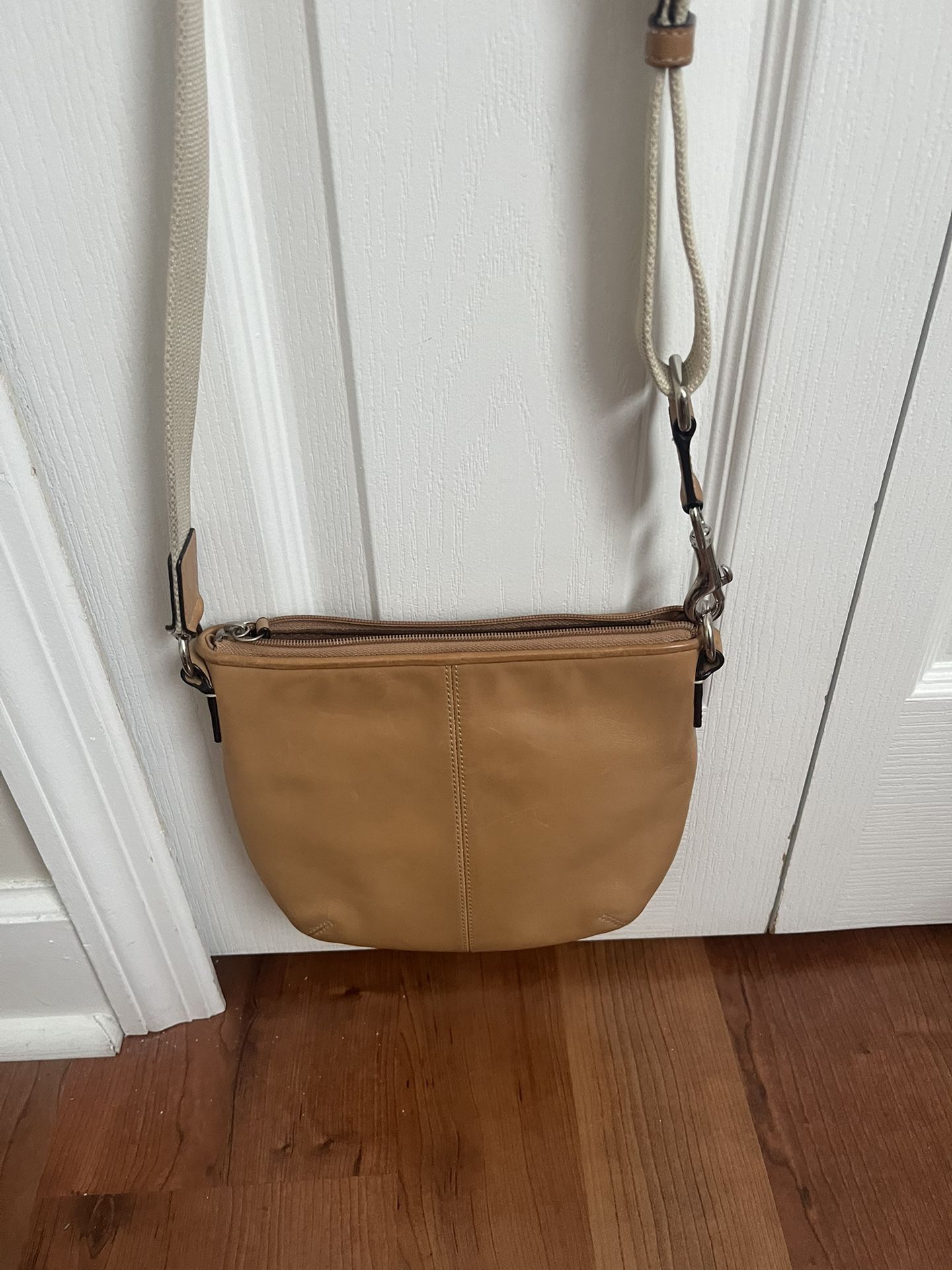 Coach Cross Body Bag Authentic All Leather. Make Me An Offe R Come get It. 