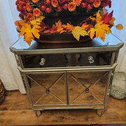 Mirrored Cabinet With Wine Rack