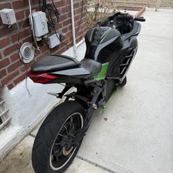 RZ ELECTRIC MOTORCYCLE 