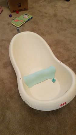 Infant bath tub