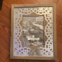 Broyhill 5x7 Wood Frame