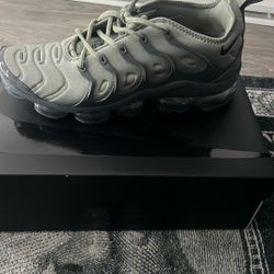 Vapormax Plus