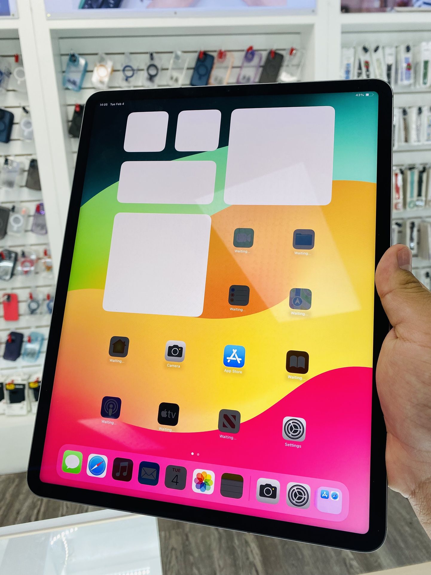 iPad Pro 12.9” 6th Gen 128gb WiFi/LTE $50 Down