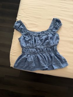 Women’s old navy blouse