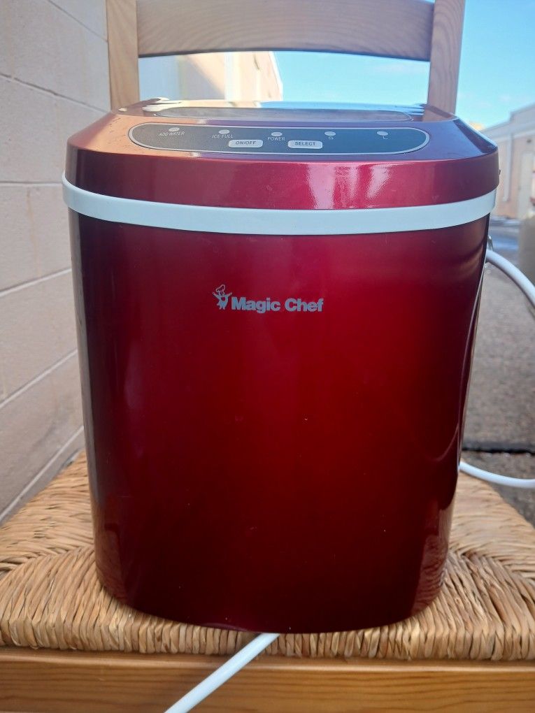 Magic Chef Ice Maker