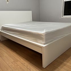 Full Bed Frame w/ Mattress plus Matching Drawers 