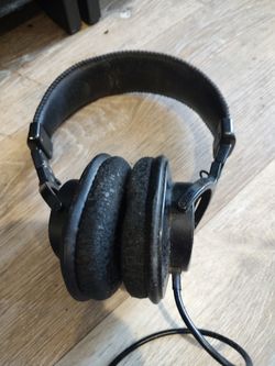Sony MDR-V6 headphones FOR PARTS