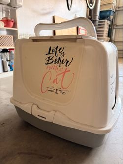 Cutest portable kitty litter box