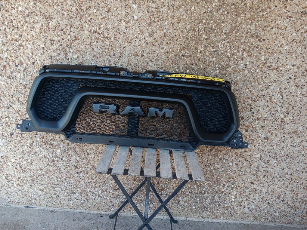 2019-21 Dodge Ram Rebel Grill
