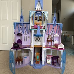 Frozen 2 Ultimate Arendelle 5’ Big Castle