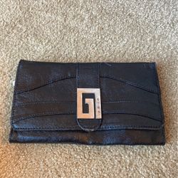 guess wallet