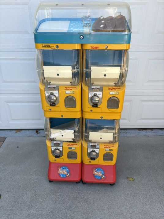 Tomy GACHAPON machine