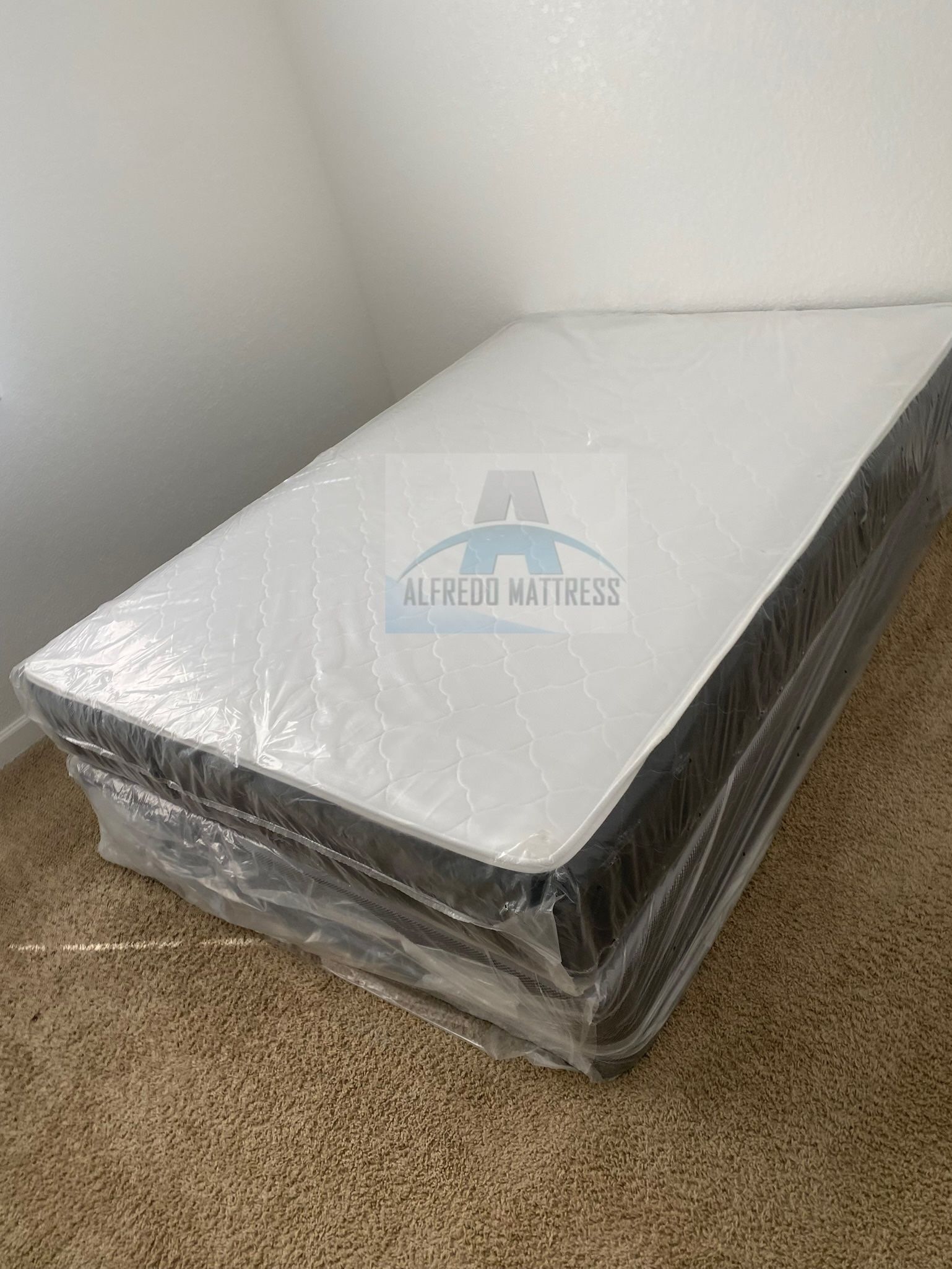 Full mattress with box spring (2pc set - new)
