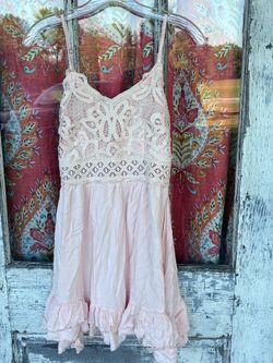 Dokuritu Women’s Size Small Pink Lace Ruffle Dress