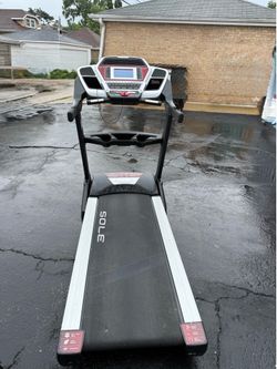 SOLO FITNESS F80 TREADMILL IN EXCELLENT CONDITION. MANY BELLS AND WHISTLES. $125.00  OR BEST OFFER
