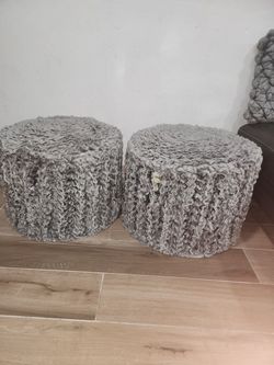 Ottomans & Decorative Pillow