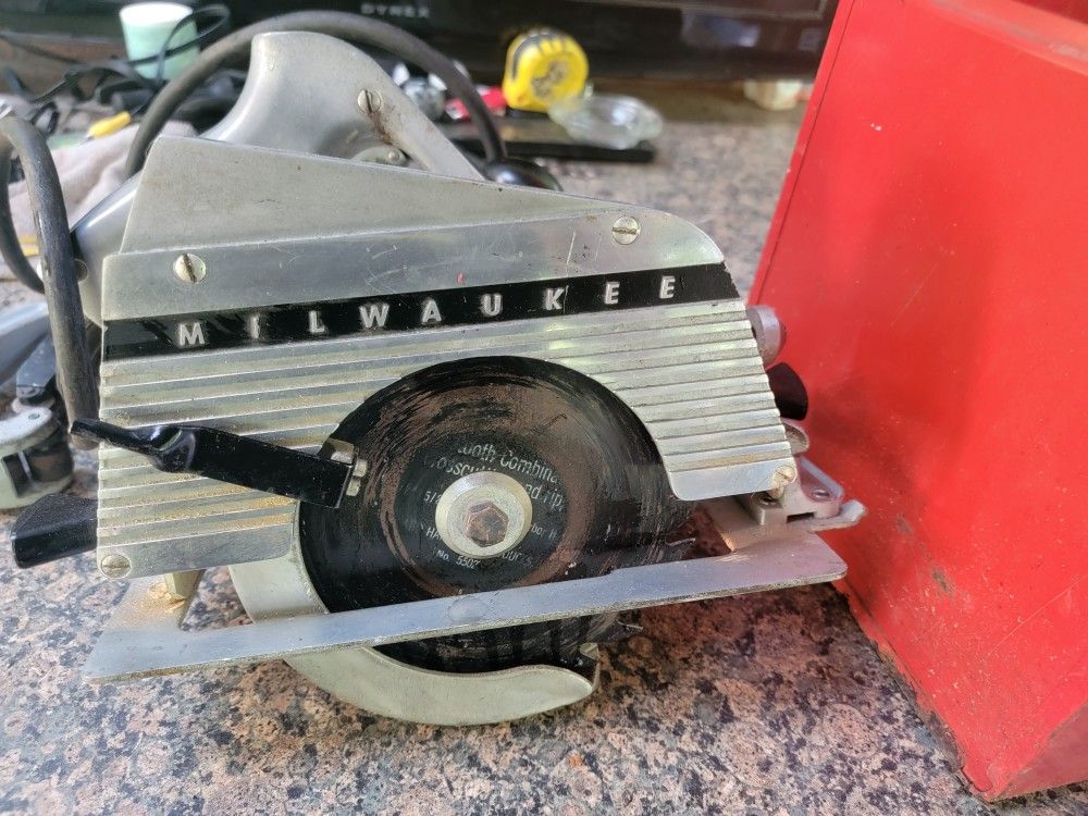 Milwaukee Circular Saw